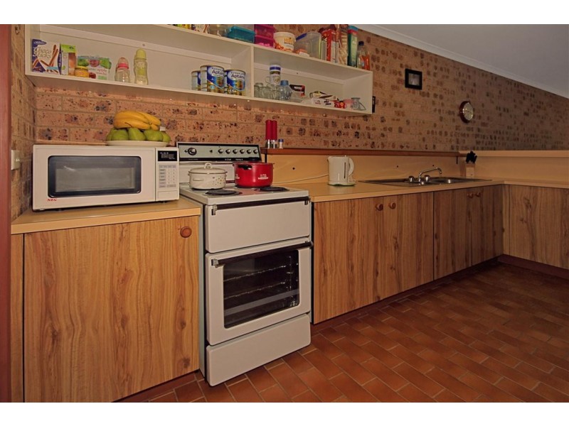 4/1 George Bass Drive, Batehaven NSW 2536