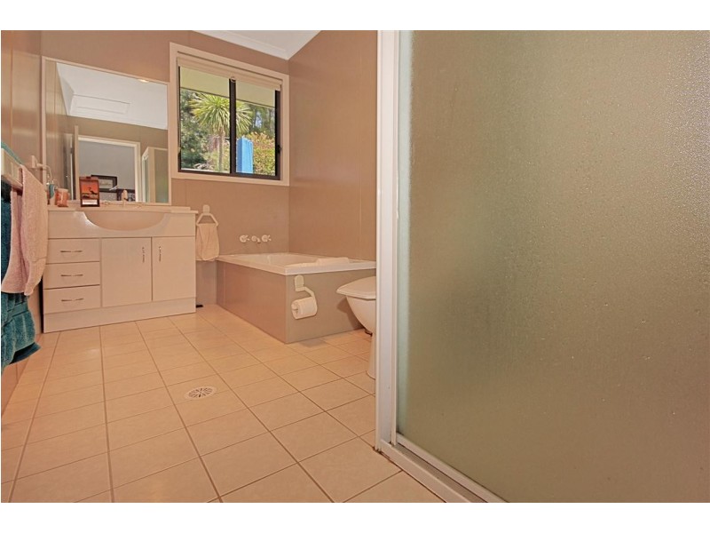 24 Christopher Crescent, Batehaven NSW 2536