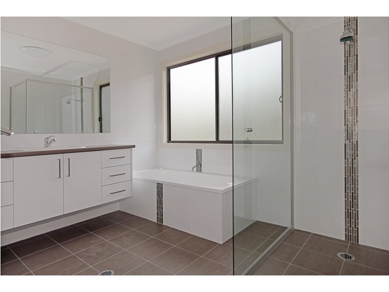 19 Oakwood Way, Catalina NSW 2536