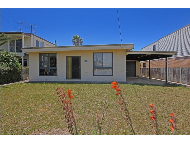 36 Deakin Parade, Tomakin NSW 2537