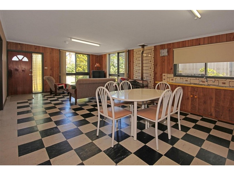 36 Deakin Parade, Tomakin NSW 2537