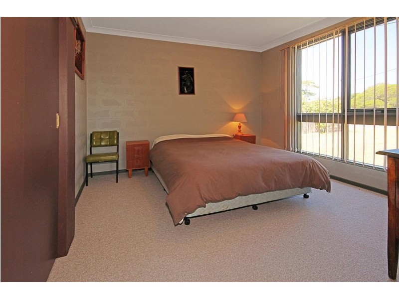 36 Deakin Parade, Tomakin NSW 2537