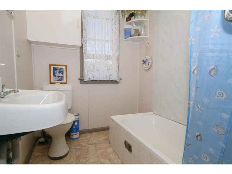 32 Bavarde Avenue, Batemans Bay NSW 2536