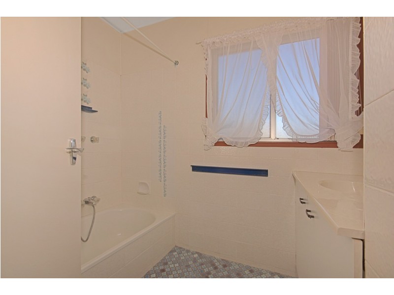 408 George Bass Drive, Malua Bay NSW 2536