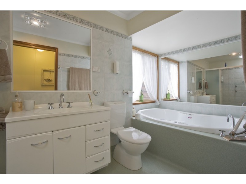 33 Sproxtons Lane, Nelligen NSW 2536