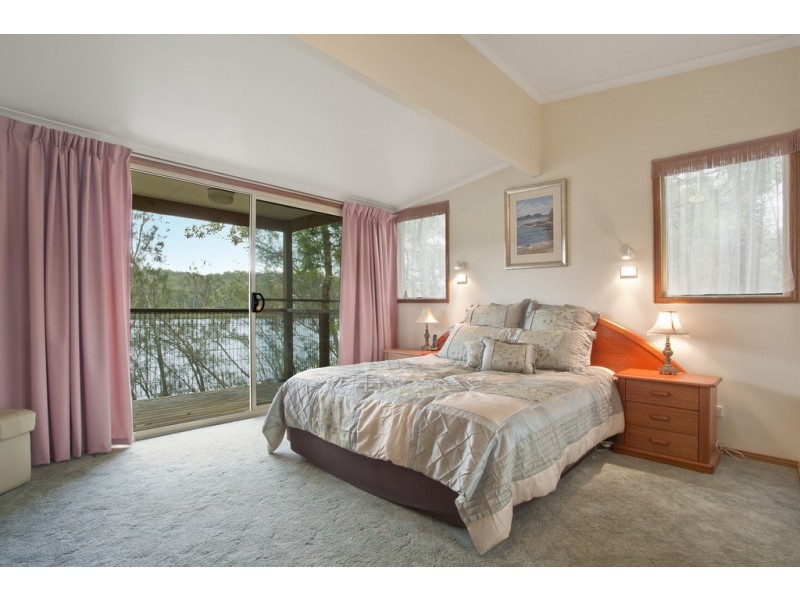 33 Sproxtons Lane, Nelligen NSW 2536