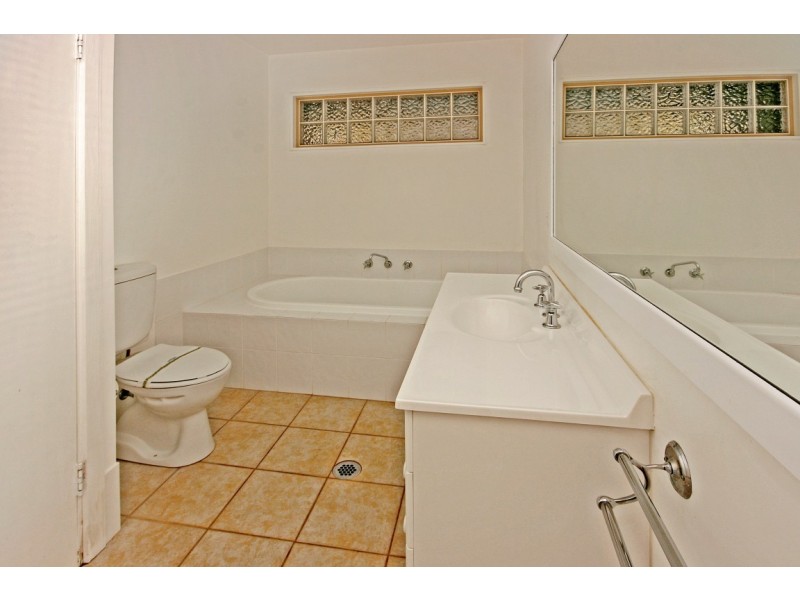 2/19 Derribong Avenue, Catalina NSW 2536