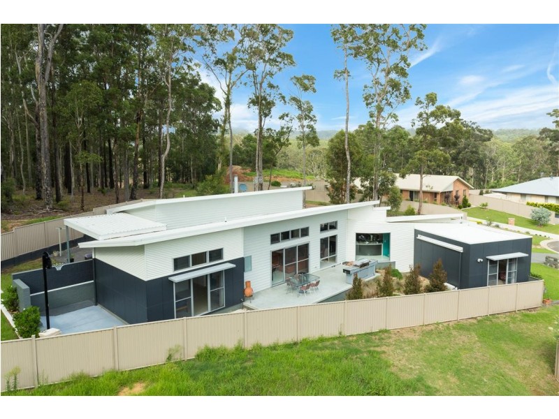 8 Hunter Place, Sunshine Bay NSW 2536