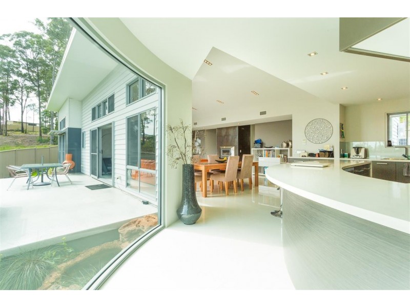 8 Hunter Place, Sunshine Bay NSW 2536