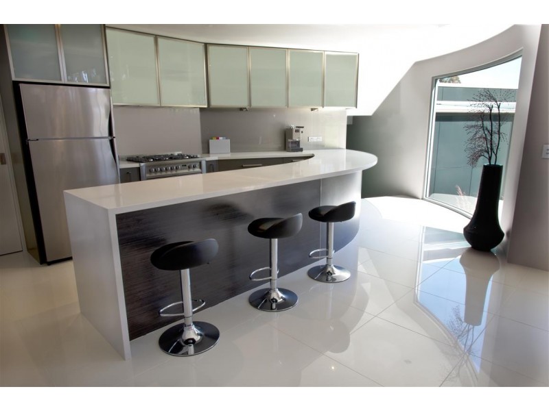 8 Hunter Place, Sunshine Bay NSW 2536