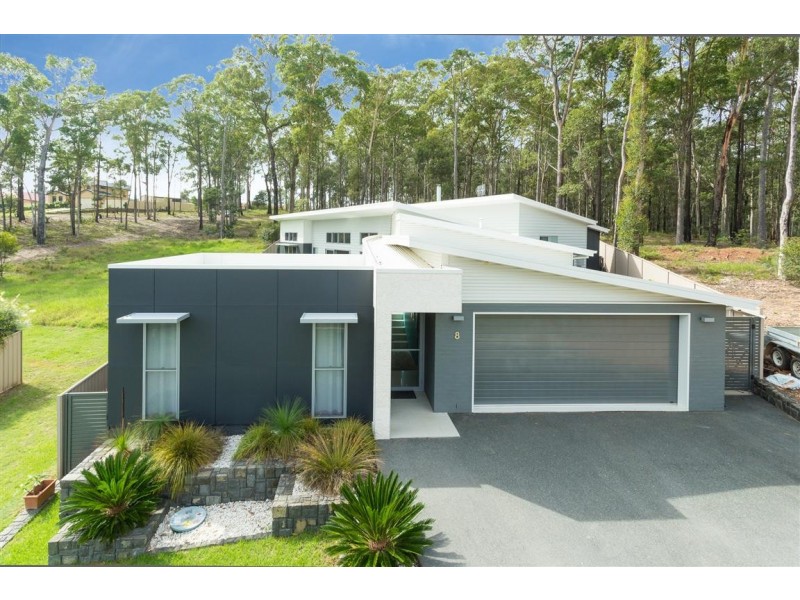 8 Hunter Place, Sunshine Bay NSW 2536