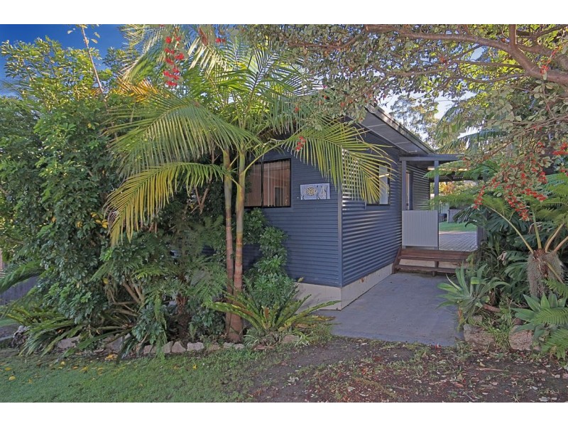 4 Valley Road, Sunshine Bay NSW 2536