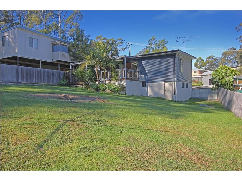 4 Valley Road, Sunshine Bay NSW 2536
