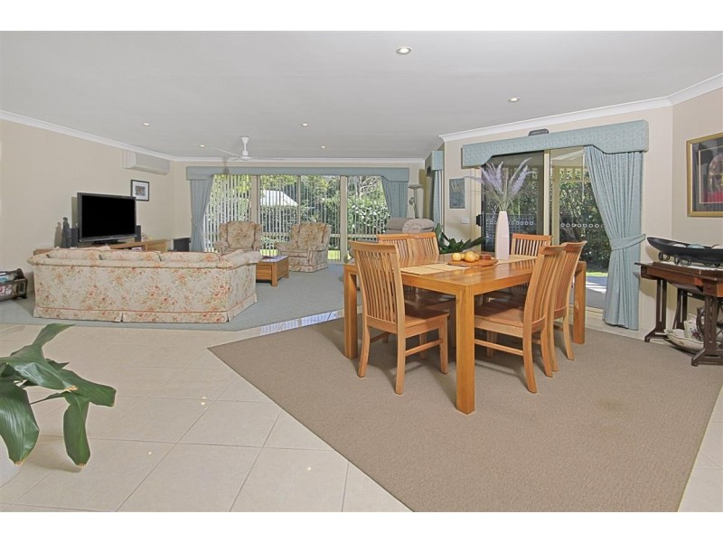 10 Silverdell Place, Surf Beach NSW 2536