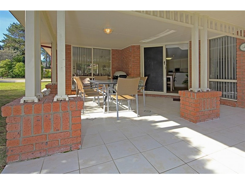 10 Silverdell Place, Surf Beach NSW 2536