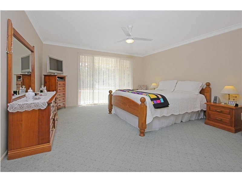 10 Silverdell Place, Surf Beach NSW 2536