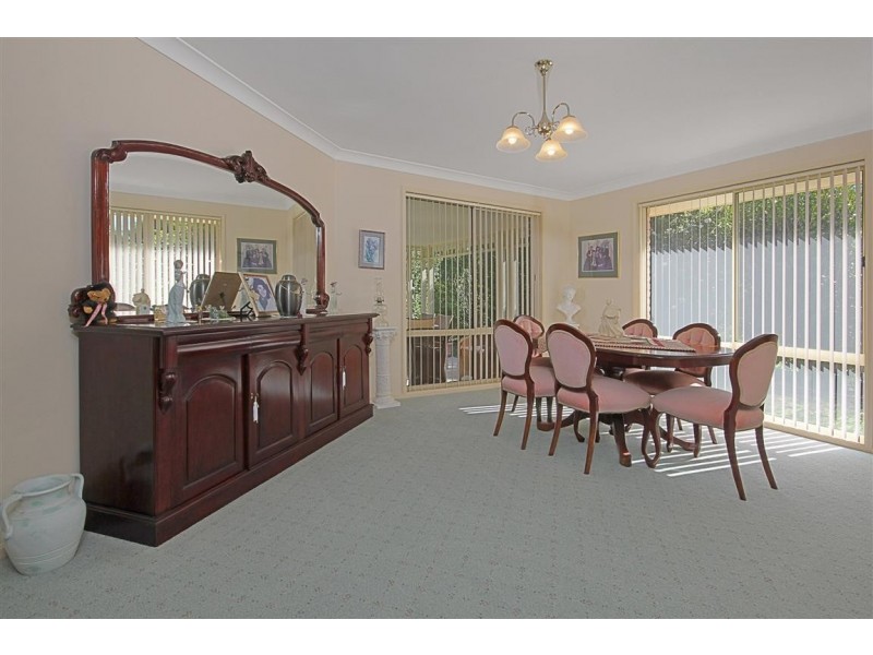 10 Silverdell Place, Surf Beach NSW 2536