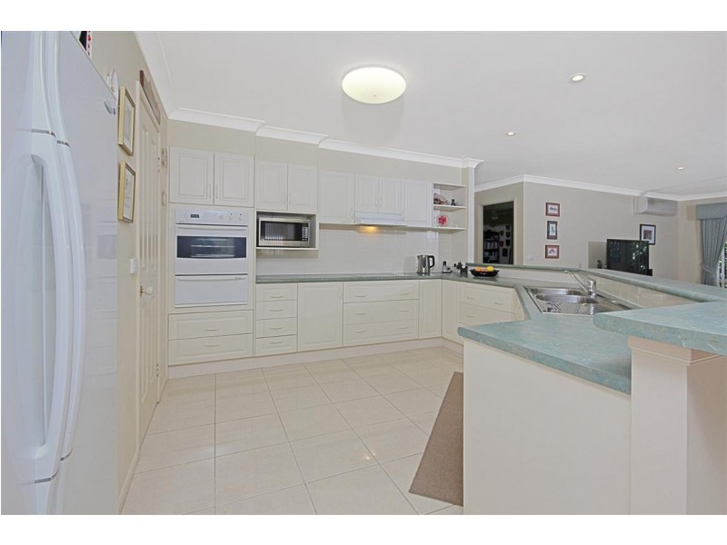 10 Silverdell Place, Surf Beach NSW 2536