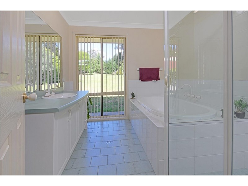 10 Silverdell Place, Surf Beach NSW 2536