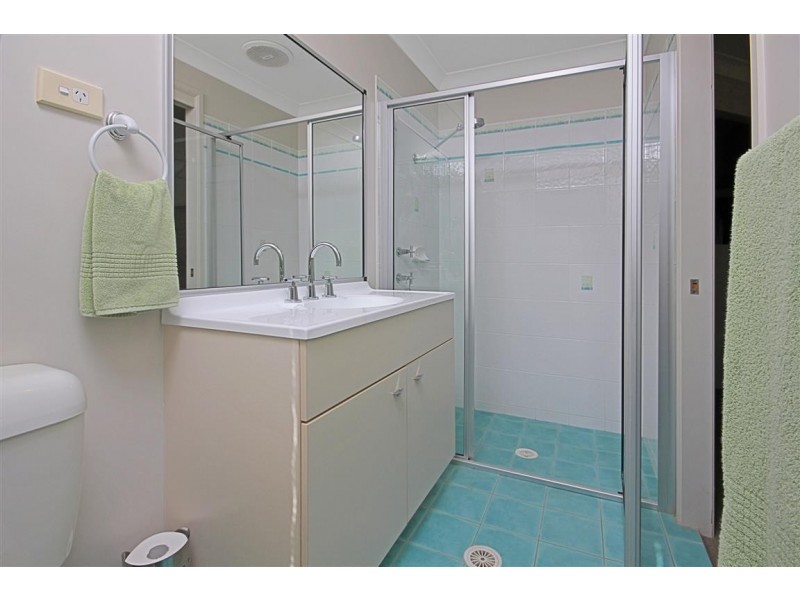 20 Gibson Place, Batehaven NSW 2536