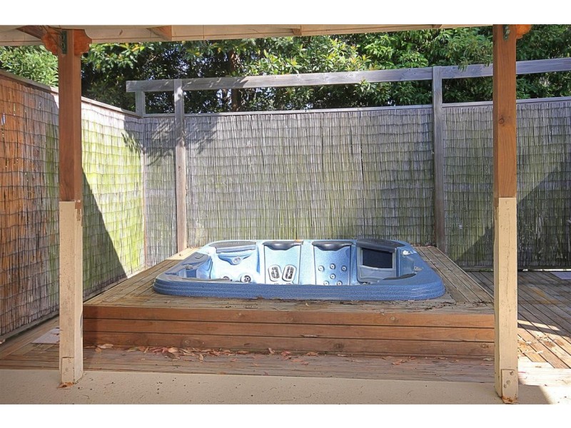 10 Sunshine Bay Road, Sunshine Bay NSW 2536