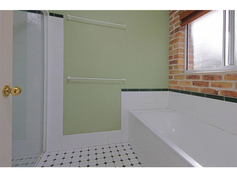 10 Sunshine Bay Road, Sunshine Bay NSW 2536