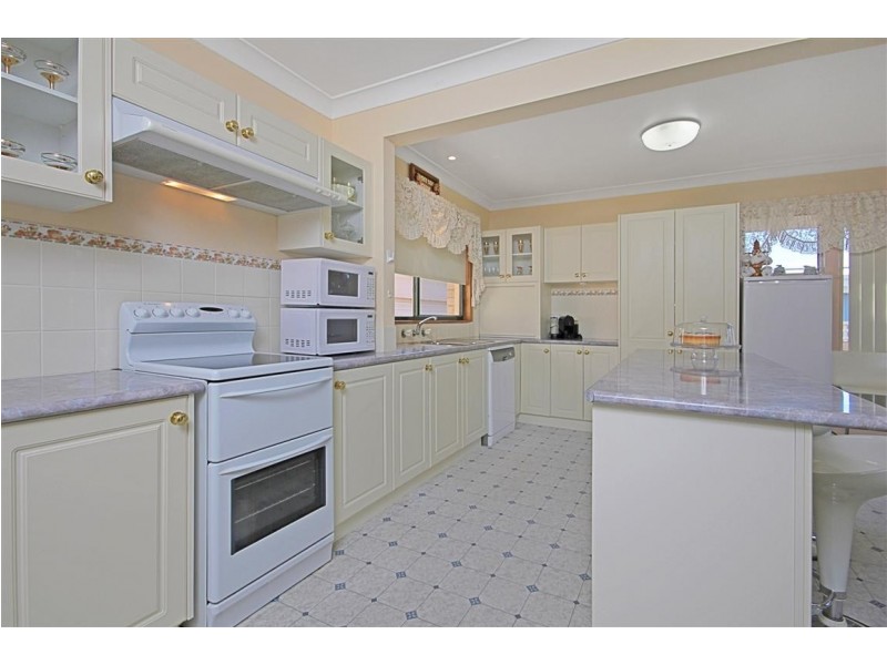 12 Bavarde Avenue, Batemans Bay NSW 2536