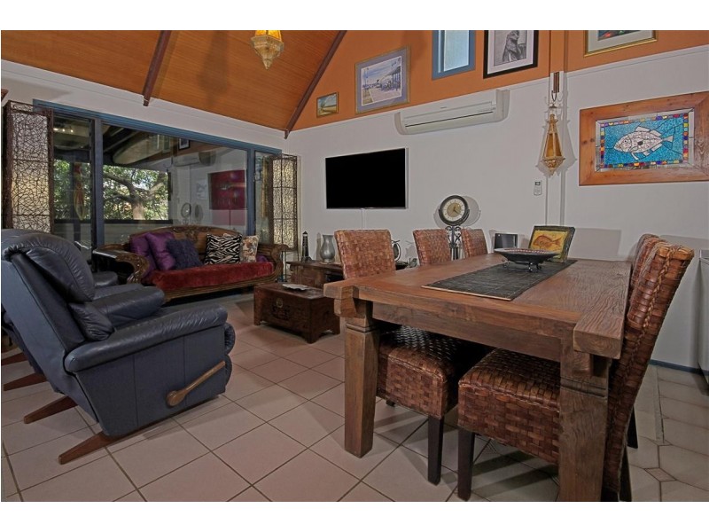 433 George Bass Dr, Malua Bay NSW 2536