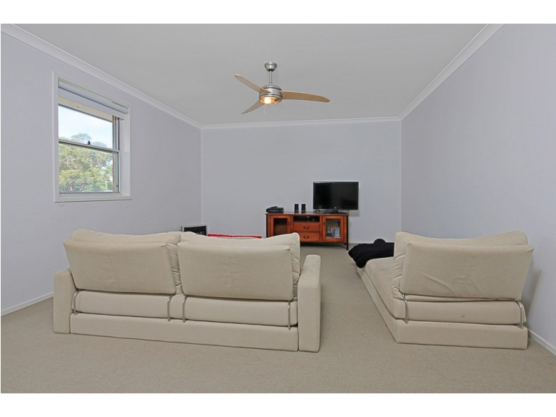 8 Hanna Place, North Batemans Bay NSW 2536