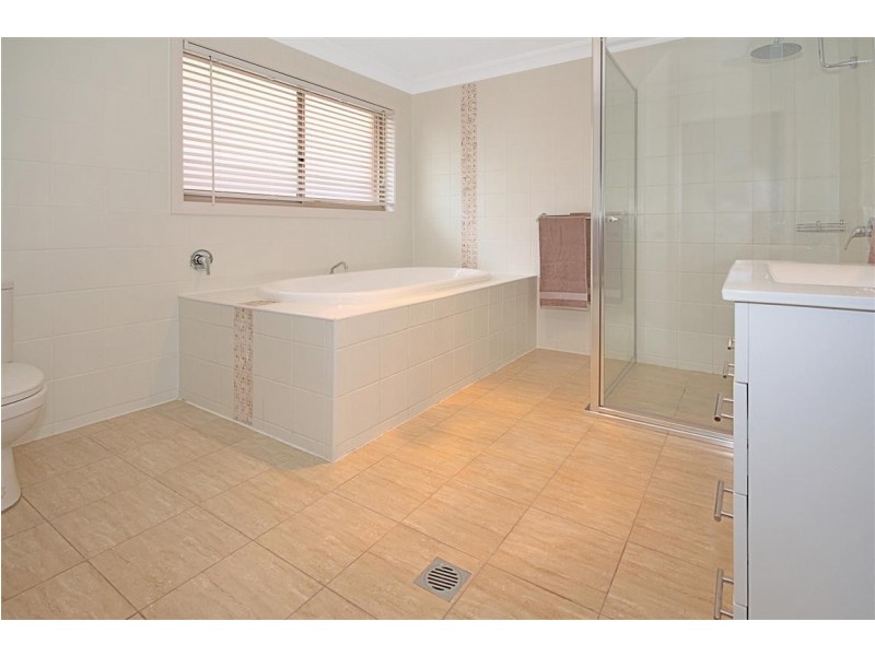 20 Wentworth Avenue, Sunshine Bay NSW 2536