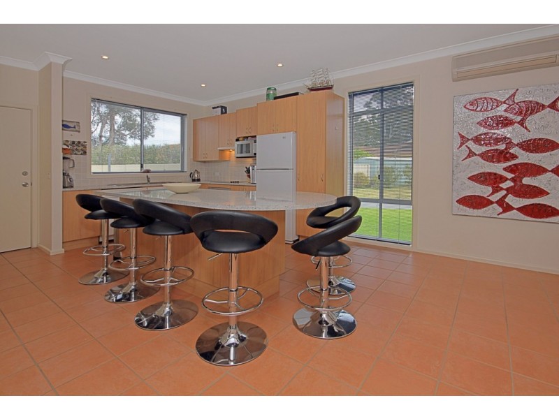 6/1A Myamba Parade, Surfside NSW 2536