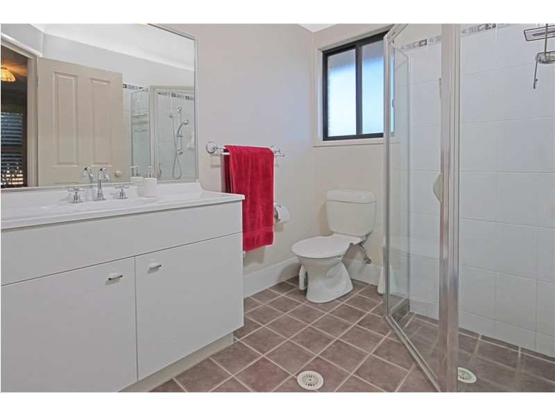 16 Wentworth Avenue, Sunshine Bay NSW 2536