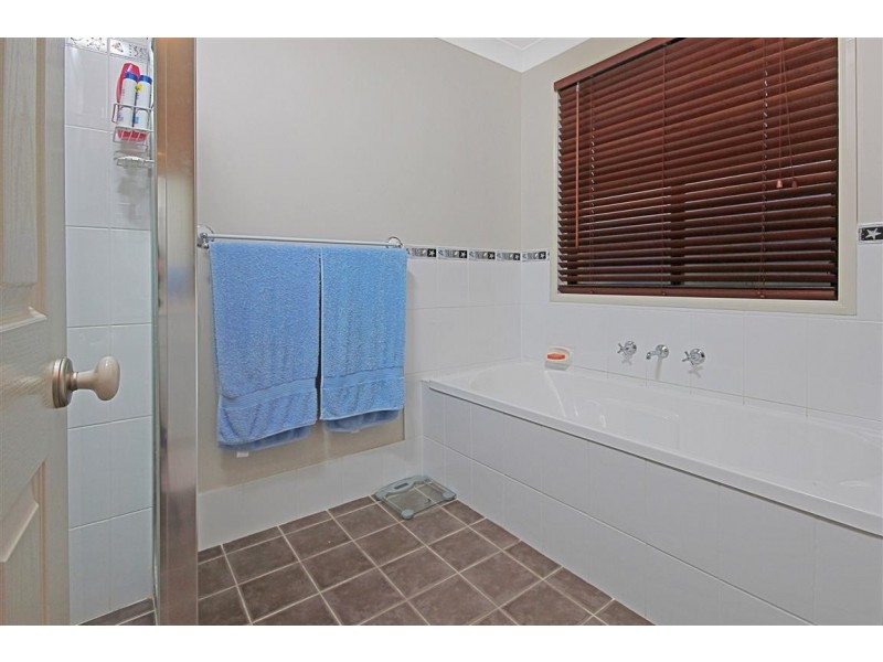 16 Wentworth Avenue, Sunshine Bay NSW 2536