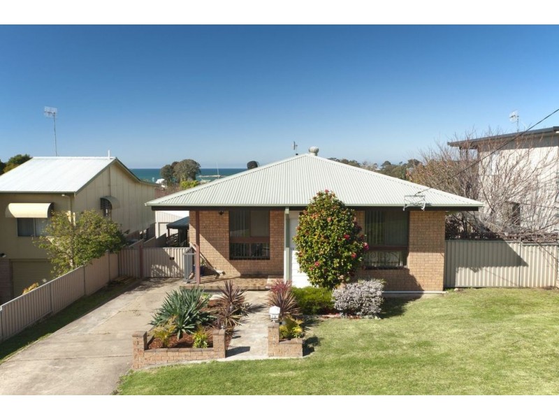 13 Grantham Road, Batehaven NSW 2536