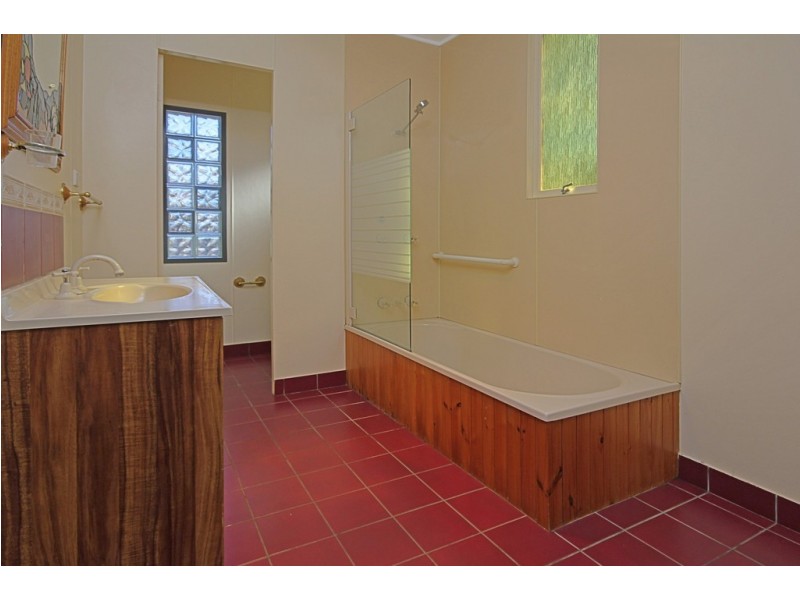 10 Dilkira Close, Surfside NSW 2536