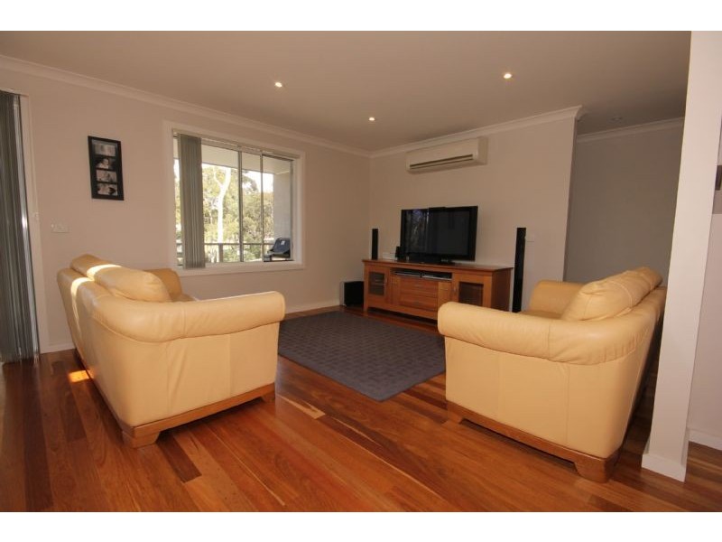 10 Bowerbird Place, Malua Bay NSW 2536