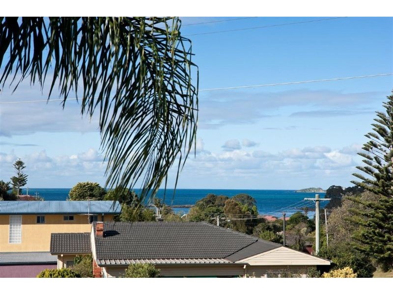6 Ocean Road, Batehaven NSW 2536