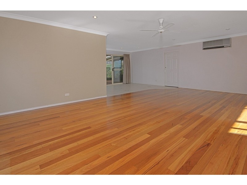 41 Karoola Crescent, Surfside NSW 2536