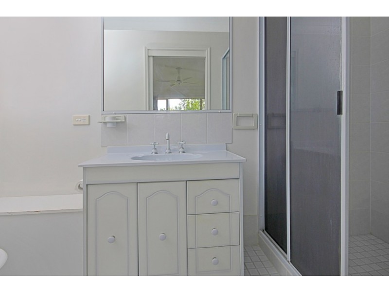 41 Karoola Crescent, Surfside NSW 2536