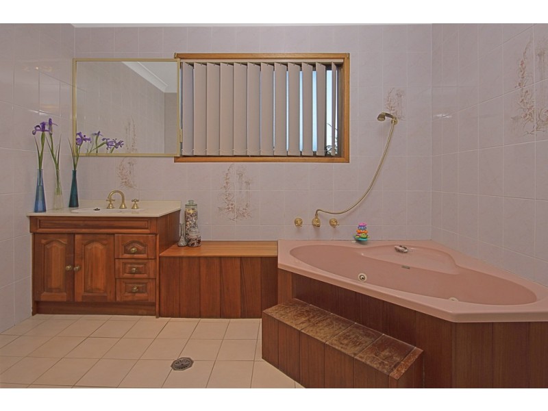 50 Pacific Road, Surf Beach NSW 2536