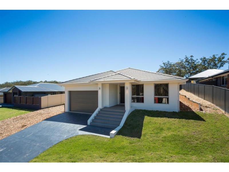 50 Courtenay Crescent, Long Beach NSW 2536