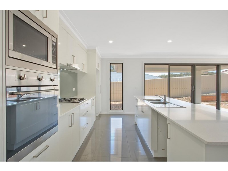 50 Courtenay Crescent, Long Beach NSW 2536