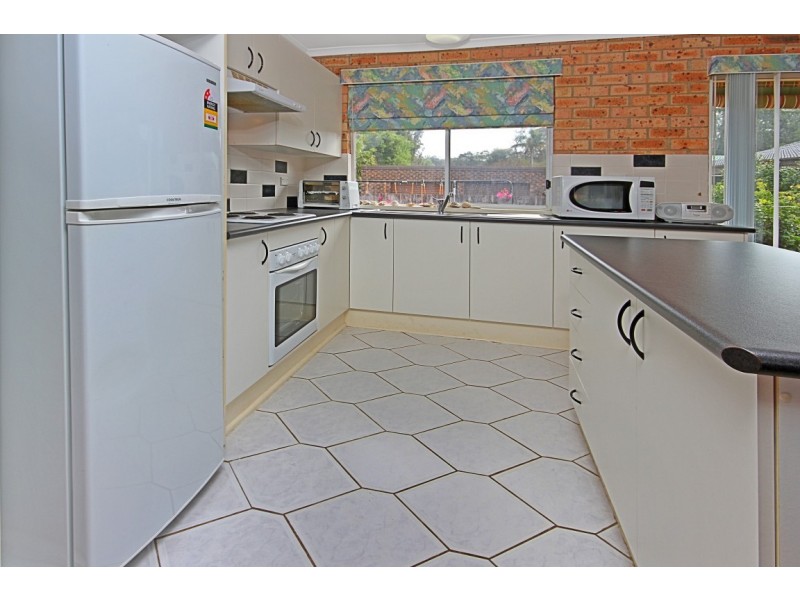 2/1 Tristania Parade, Maloneys Beach NSW 2536