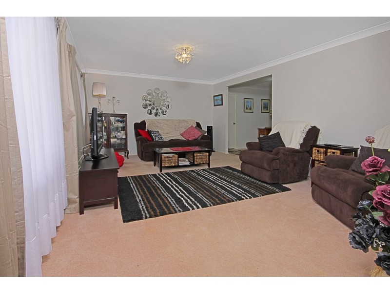 28 Karoola Crescent, Surfside NSW 2536