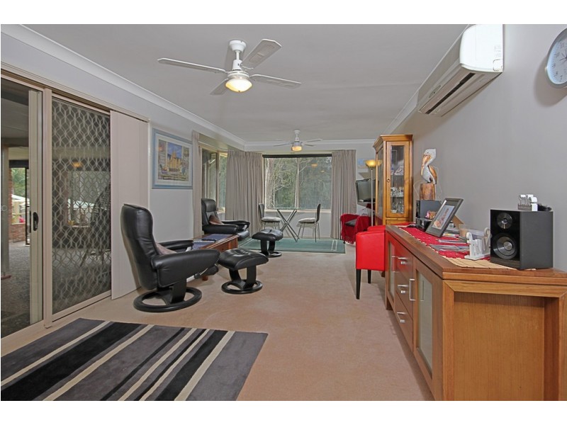 28 Karoola Crescent, Surfside NSW 2536