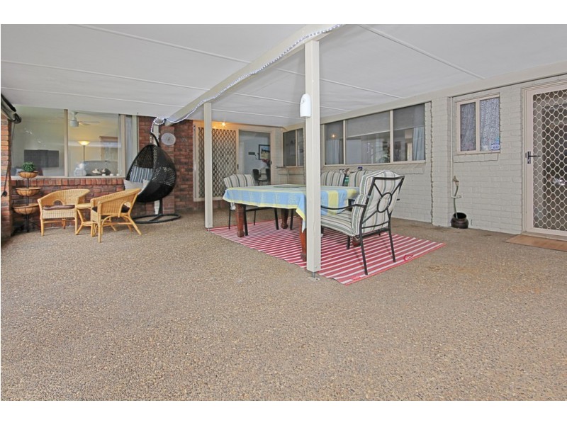 28 Karoola Crescent, Surfside NSW 2536