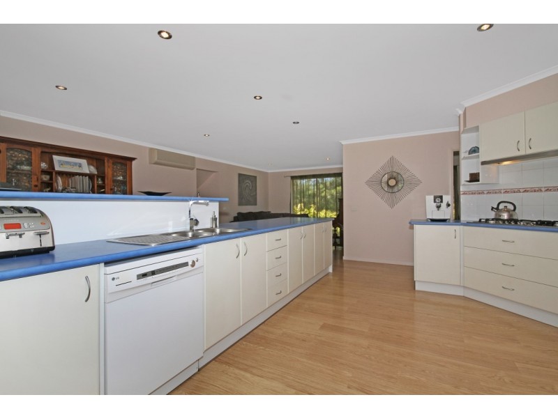14 Gibson Place, Batehaven NSW 2536