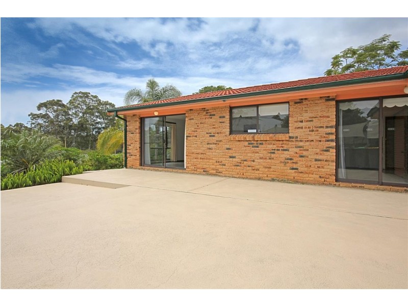 4 Blaxland Court, Sunshine Bay NSW 2536