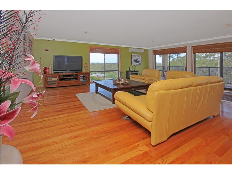 14 Oakwood Way, Catalina NSW 2536