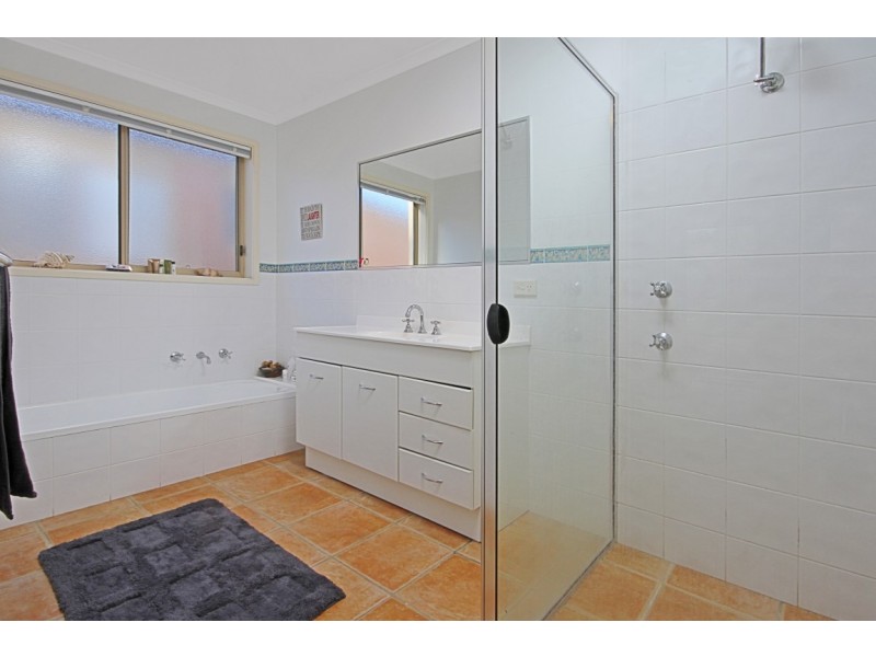 39 Thomas Mitchell Crescent, Sunshine Bay NSW 2536
